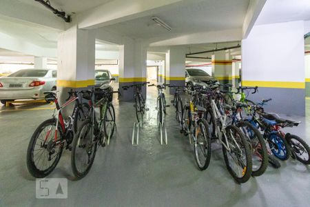 Apartamento à venda com 211m², 4 quartos e 3 vagas Apartamento à venda com 211m², 4 quartos e 3 vagasBicicletario