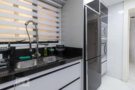 Apartamento à venda com 211m², 4 quartos e 3 vagas Apartamento à venda com 211m², 4 quartos e 3 vagasCozinha - Torneira