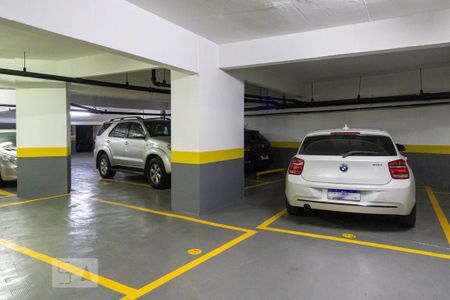 Apartamento à venda com 211m², 4 quartos e 3 vagas Apartamento à venda com 211m², 4 quartos e 3 vagasGaragem