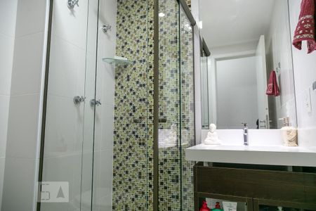 Apartamento à venda com 68m², 2 quartos e 1 vaga Apartamento à venda com 68m², 2 quartos e 1 vagaBanheiro social
