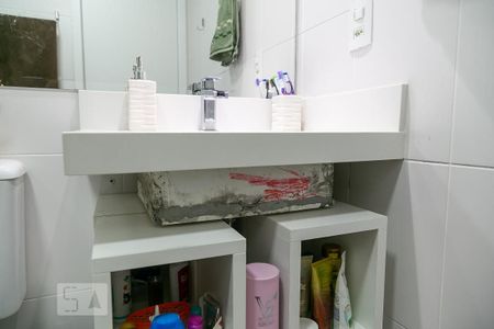 Apartamento à venda com 68m², 2 quartos e 1 vaga Apartamento à venda com 68m², 2 quartos e 1 vagaBanheiro suíte
