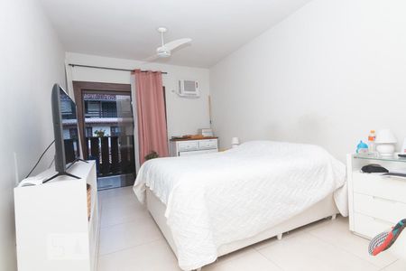 Casa à venda com 258m², 4 quartos e 2 vagas Casa à venda com 258m², 4 quartos e 2 vagasSuíte 1