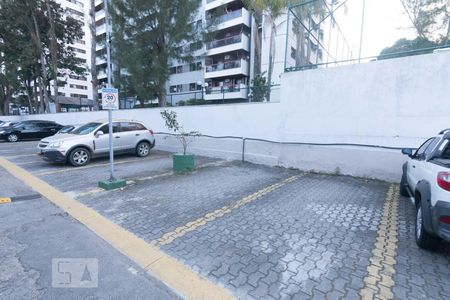 Casa à venda com 258m², 4 quartos e 2 vagas Casa à venda com 258m², 4 quartos e 2 vagasGaragem