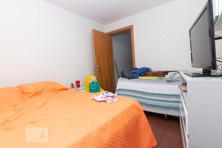 Casa à venda com 258m², 4 quartos e 2 vagas Casa à venda com 258m², 4 quartos e 2 vagasQuarto 2