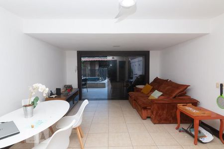 Sala de casa à venda com 4 quartos, 258m² em Barra da Tijuca, Rio de Janeiro