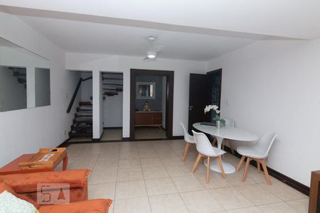 Sala de casa à venda com 4 quartos, 258m² em Barra da Tijuca, Rio de Janeiro