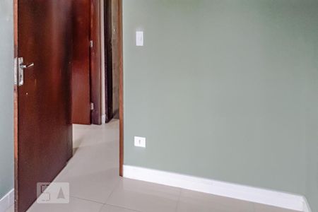 Quarto 1 de apartamento para alugar com 2 quartos, 57m² em Cristo Rei, Curitiba