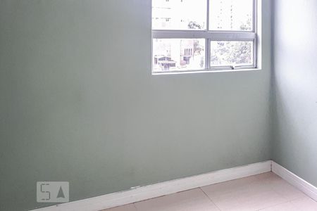 Quarto 1 de apartamento para alugar com 2 quartos, 57m² em Cristo Rei, Curitiba