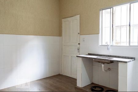 Cozinha de casa para alugar com 1 quarto, 70m² em Vila Bandeirantes, São Paulo