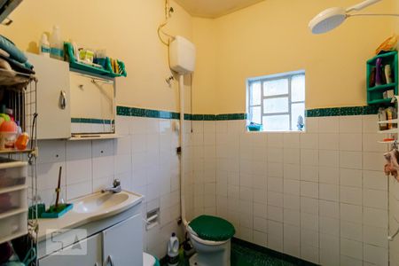 Casa à venda com 190m², 5 quartos e 3 vagasBanheiro Casa 2