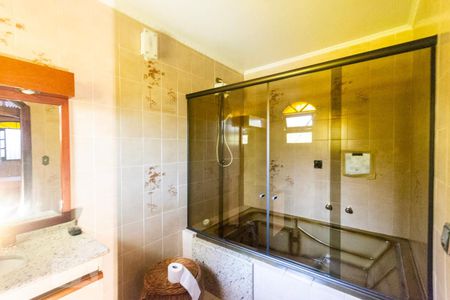 Casa à venda com 230m², 3 quartos e 2 vagasBanheiro da suíte