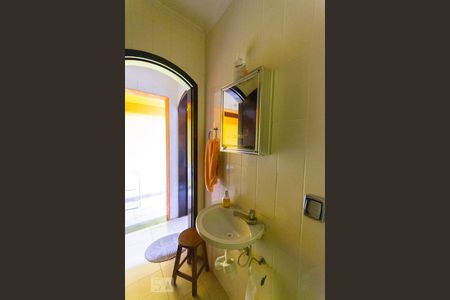 Casa à venda com 230m², 3 quartos e 2 vagasBanheiro de Serviço