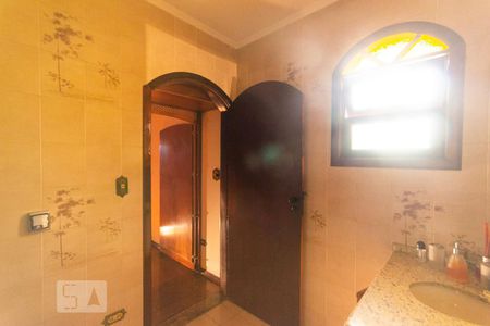 Casa à venda com 230m², 3 quartos e 2 vagasBanheiro da suíte