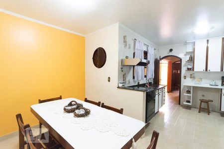 Casa à venda com 230m², 3 quartos e 2 vagasCozinha