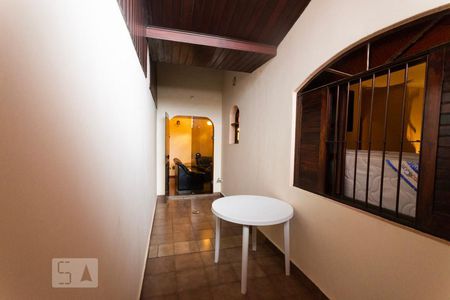 Casa à venda com 230m², 3 quartos e 2 vagasÁrea Externa