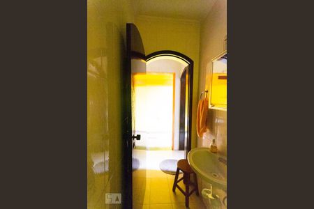 Casa à venda com 230m², 3 quartos e 2 vagasBanheiro de Serviço