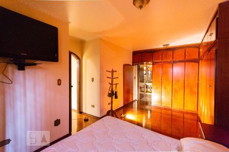 Casa à venda com 230m², 3 quartos e 2 vagasSuíte