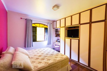 Casa à venda com 230m², 3 quartos e 2 vagasQuarto 3