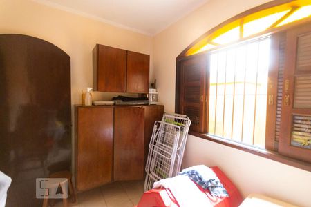 Casa à venda com 230m², 3 quartos e 2 vagasQuarto de Serviço