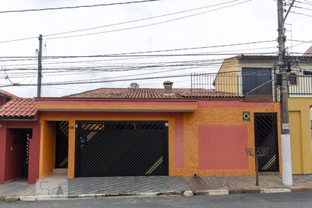 Casa à venda com 230m², 3 quartos e 2 vagasFachada