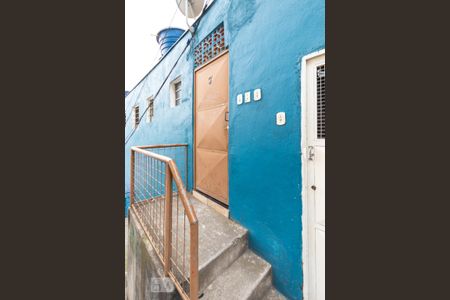 Fachada  de casa para alugar com 1 quarto, 55m² em Parque Cisper, São Paulo