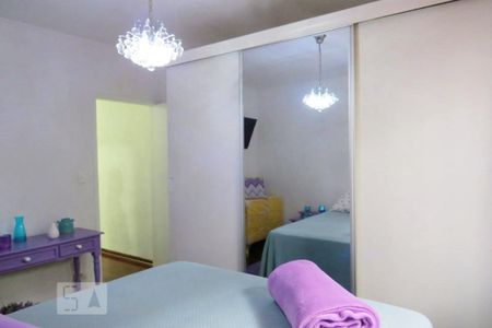 Casa à venda com 142m², 4 quartos e 2 vagasQuarto 3 - Armários