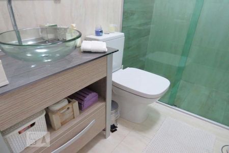 Casa à venda com 142m², 4 quartos e 2 vagasBanheiro Social