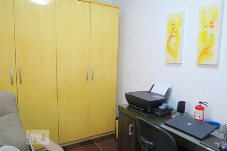 Casa à venda com 142m², 4 quartos e 2 vagasQuarto 2 - Armários