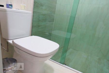 Casa à venda com 142m², 4 quartos e 2 vagasBanheiro Social