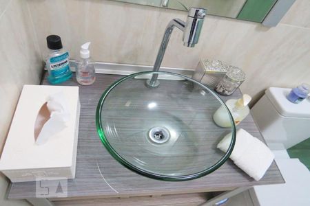 Casa à venda com 142m², 4 quartos e 2 vagasBanheiro - Torneira