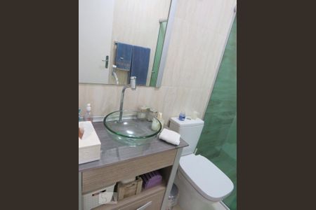 Casa à venda com 142m², 4 quartos e 2 vagasBanheiro Social