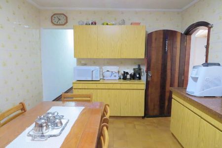 Casa à venda com 142m², 4 quartos e 2 vagasCozinha - Armários