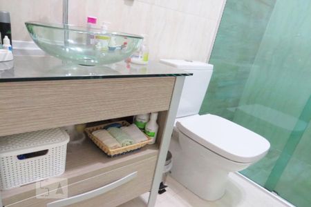 Casa à venda com 142m², 4 quartos e 2 vagasBanheiro da Suíte