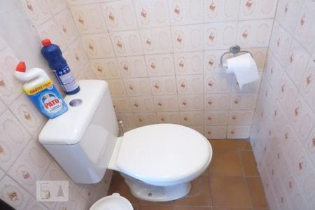 Casa à venda com 142m², 4 quartos e 2 vagasBanheiro de Serviço