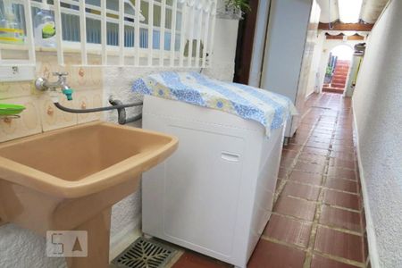 Casa à venda com 142m², 4 quartos e 2 vagasLavanderia