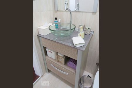 Casa à venda com 142m², 4 quartos e 2 vagasBanheiro Social