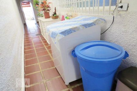 Casa à venda com 142m², 4 quartos e 2 vagasLavanderia