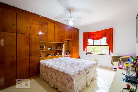 Quarto 1 - Suíte de casa à venda com 3 quartos, 200m² em Jardim Stella, Santo André