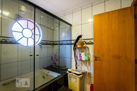 Casa à venda com 200m², 3 quartos e 5 vagas Casa à venda com 200m², 3 quartos e 5 vagasBanheiro do quarto 1