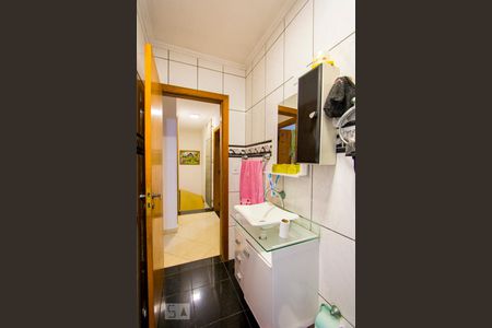 Casa à venda com 200m², 3 quartos e 5 vagas Casa à venda com 200m², 3 quartos e 5 vagasBanheiro social