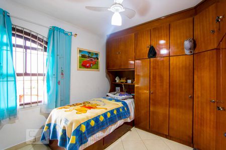 Casa à venda com 200m², 3 quartos e 5 vagas Casa à venda com 200m², 3 quartos e 5 vagasQuarto 2