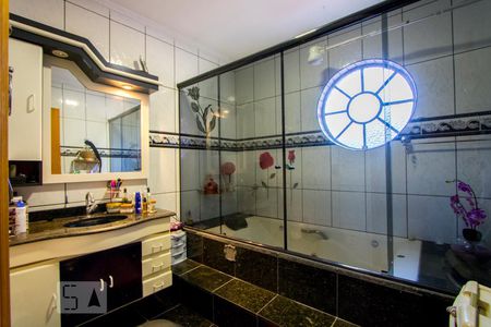 Casa à venda com 200m², 3 quartos e 5 vagas Casa à venda com 200m², 3 quartos e 5 vagasBanheiro do quarto 1