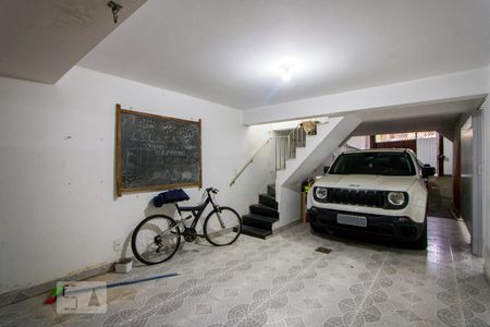 Casa à venda com 200m², 3 quartos e 5 vagas Casa à venda com 200m², 3 quartos e 5 vagasGaragem
