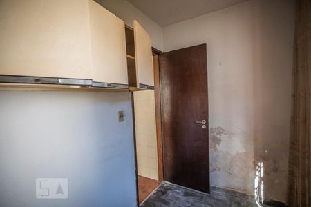 Casa à venda com 200m², 2 quartos e 2 vagasQuarto de Serviço