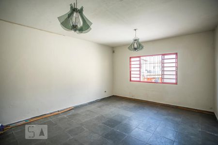 Casa à venda com 200m², 2 quartos e 2 vagasSala de Estar