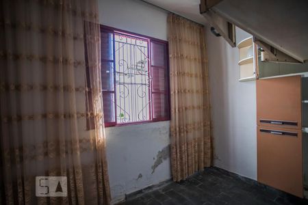 Casa à venda com 200m², 2 quartos e 2 vagasQuarto de Serviço