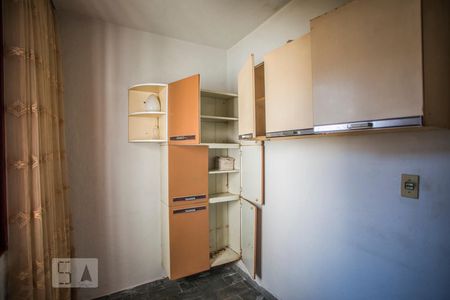 Casa à venda com 200m², 2 quartos e 2 vagasQuarto de Serviço