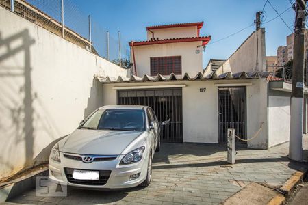 Casa à venda com 200m², 2 quartos e 2 vagasFachada