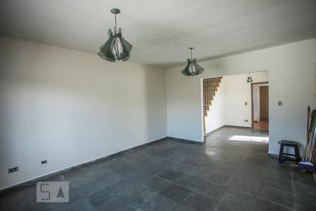 Casa à venda com 200m², 2 quartos e 2 vagasSala de Estar