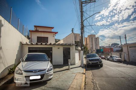 Casa à venda com 200m², 2 quartos e 2 vagasFachada
